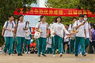 刘鹏：浙江队的外线投篮在联盟前列 我们在防守端肯定以外线为主